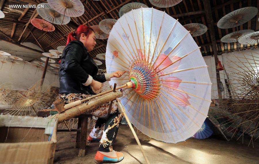 Seni Pembuatan Payung Kertas Tradisional Cina Asal-usul dan Pembuatan