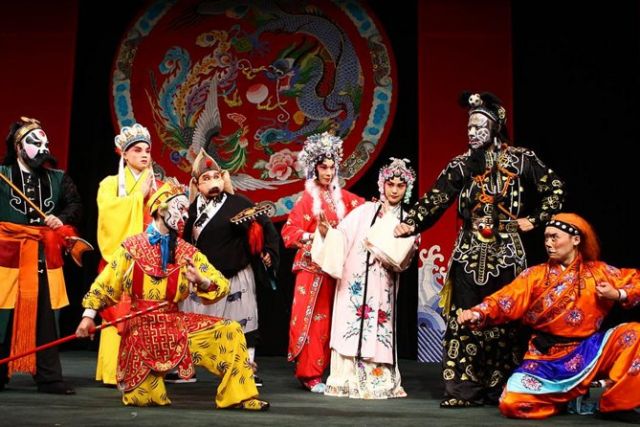 Kekayaan Budaya dalam Seni Teater Beijing